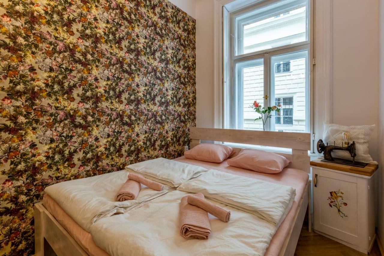 Vintage Home In The Center Budapest Eksteriør billede